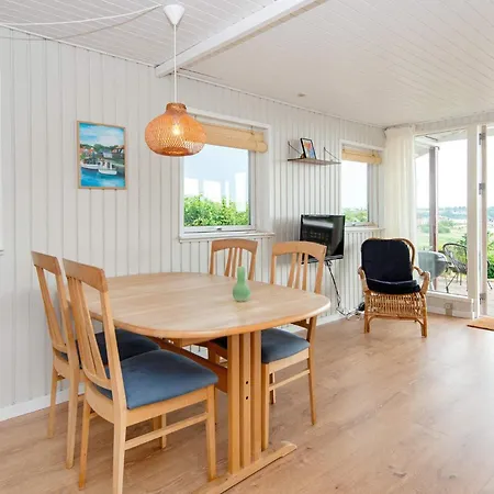 6 Person In Hejls-by Traum